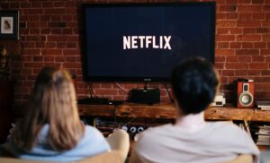 Comptes Netflix partager son écran sera désormais payant en 2023 !